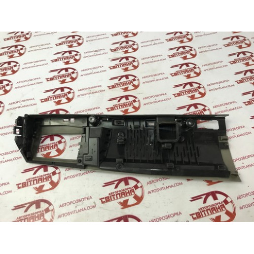Накладка декоративная на торпедо Jaguar XF 2008-2015 8X23043C26FB
